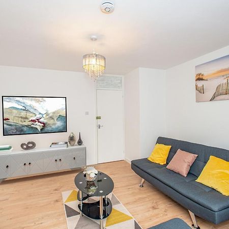 Stunning Four Bedroom House Close To Excel, O2 & Central London With Free Parking المظهر الخارجي الصورة