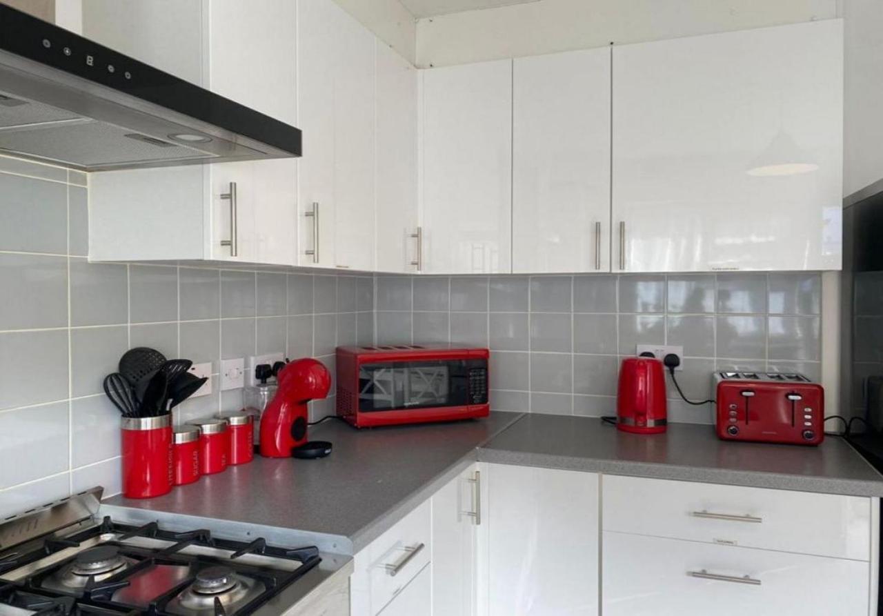 Stunning Four Bedroom House Close To Excel, O2 & Central London With Free Parking المظهر الخارجي الصورة