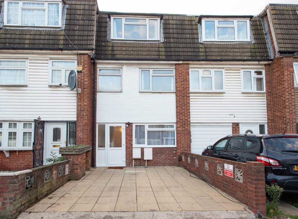 Stunning Four Bedroom House Close To Excel, O2 & Central London With Free Parking المظهر الخارجي الصورة