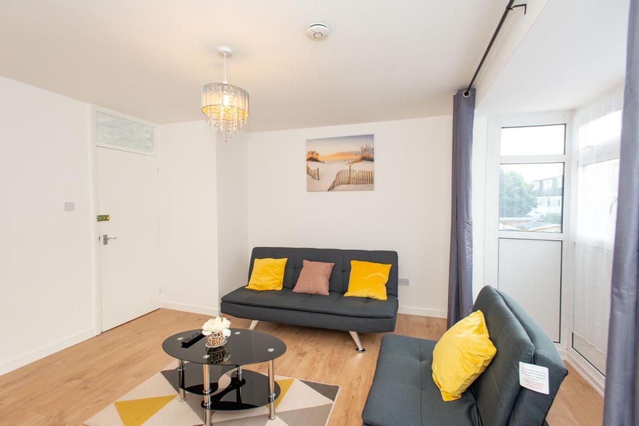 Stunning Four Bedroom House Close To Excel, O2 & Central London With Free Parking المظهر الخارجي الصورة